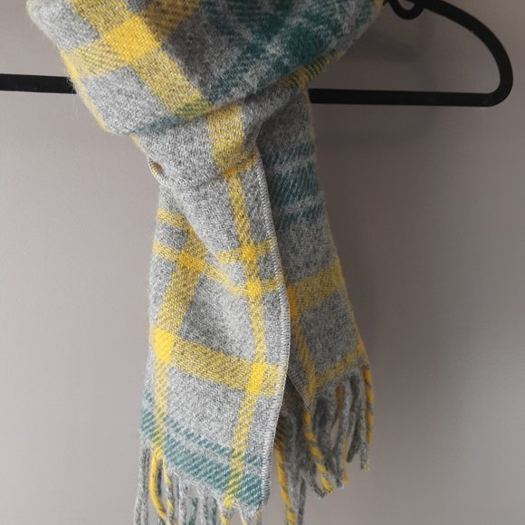 Faribault Woolen Mill Company 100% Wool Plaid Grey Green Oblong Scarf New! - Picture 4 of 15